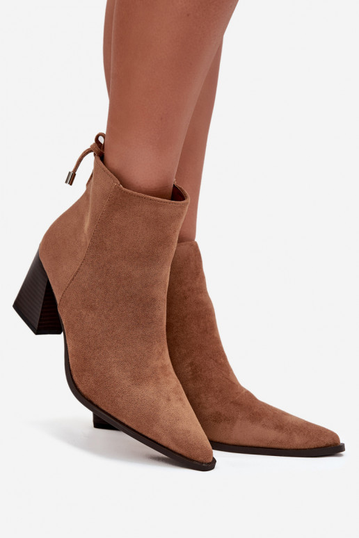 Damenstiefel mit stilvollen Details braune Farbe Halisse Damenstiefel mit stilvollen Details braune Farbe Halisse