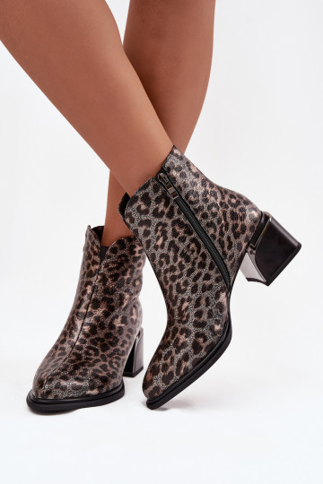 Lederne Damenstiefeletten Klocke gefüttert mit Leopardenfell-Muster D&A CR52-622 in Schwarz und Gold