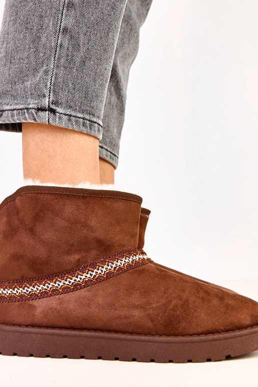 Braune niedrige Schneestiefel aus...