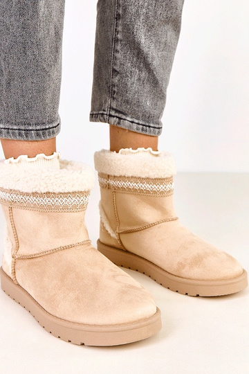 Beige niedrige...