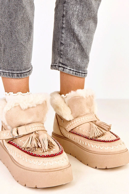 Beige Schneestiefel mit Plateausohle...