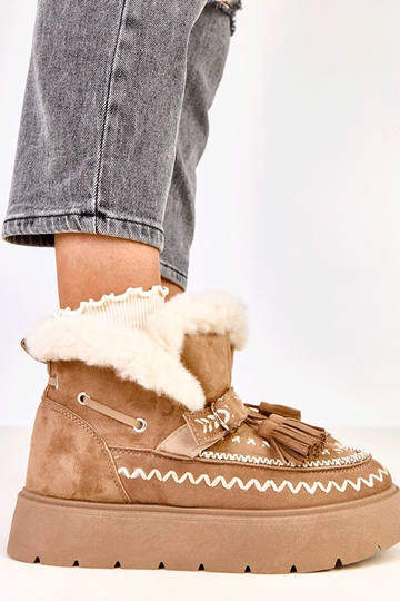 Hellbraune Schneestiefel... 2