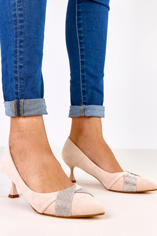 Beige High Heels mit niedrigem Absatz...