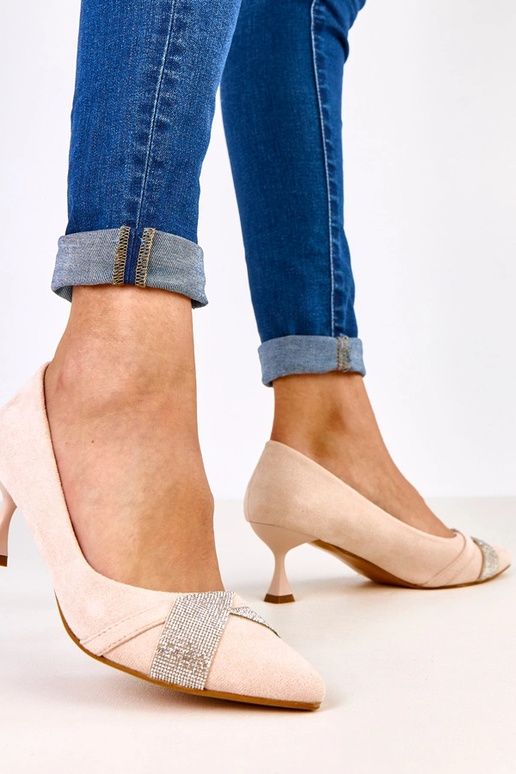 Beige High Heels mit niedrigem Absatz...