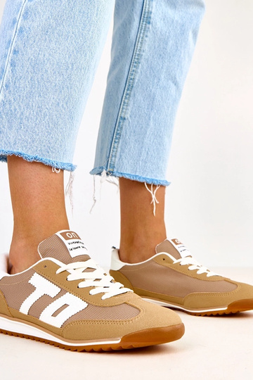 Grüne Sportschuhe mit weißen Elementen Ainslie