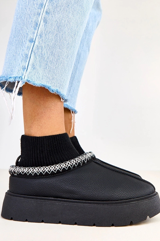 Schwarze Schneestiefel mit Sockenform...