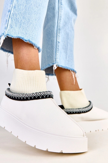Weiße Schneestiefel mit Sockenform Melary
