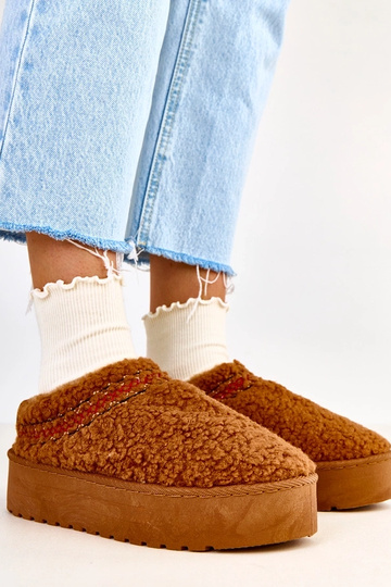 Braune flache Schneestiefel...