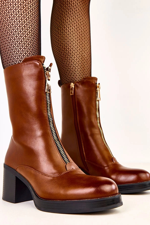 Braune Stiefeletten mit Absatz und...