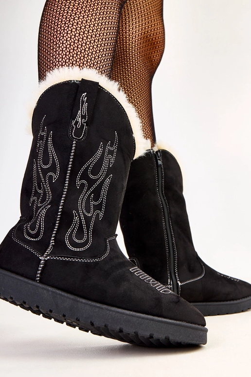 Schwarze Schneestiefel mit Stickerei... Schwarze Schneestiefel mit Stickerei...