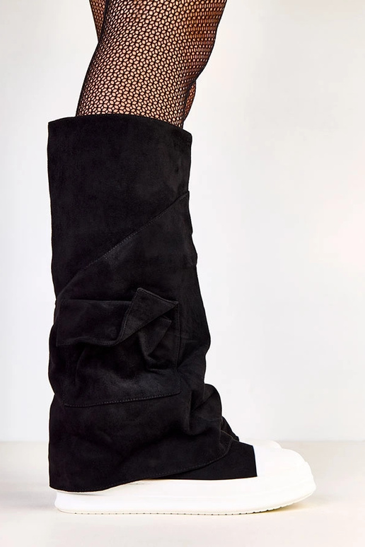 Schwarze Overknees aus Kunstwildleder... Schwarze Overknees aus Kunstwildleder...