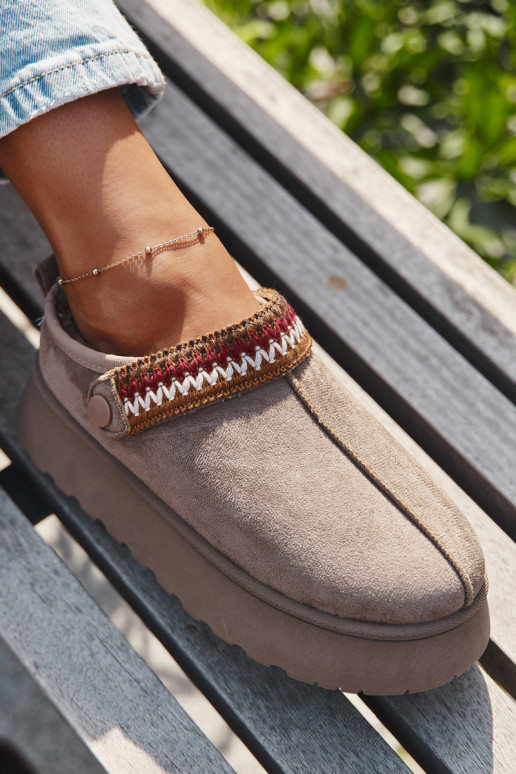 Schneestiefel für Damen, niedrig mit beweglichen Riemen und Stickerei, mit Plattform in sandfarben Lyrisse