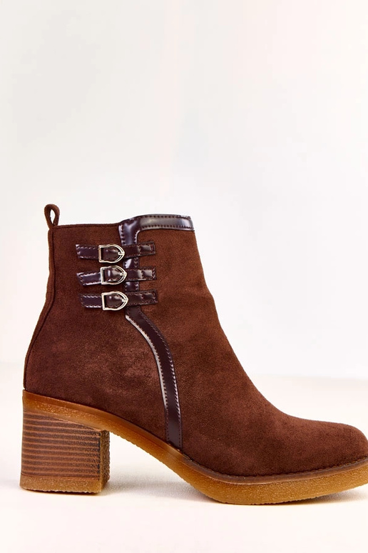 Braune Stiefeletten auf Absatz mit...