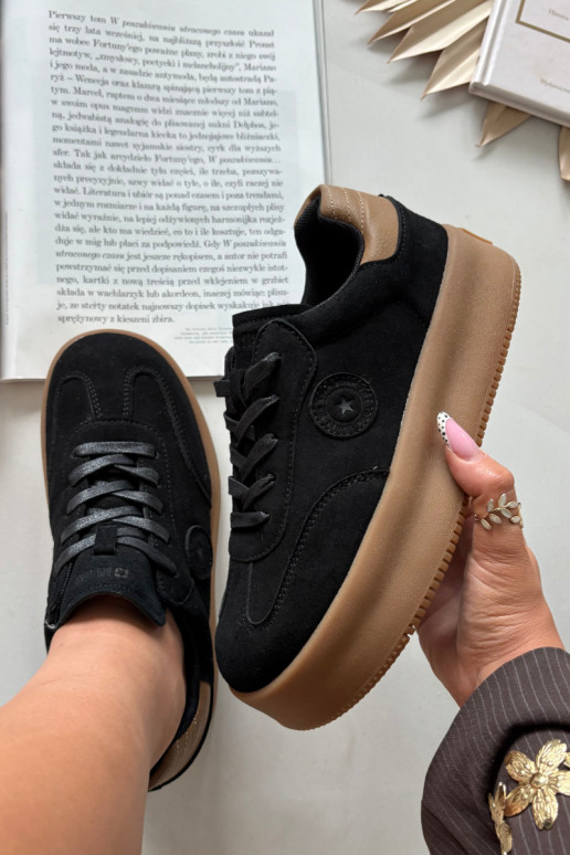 Sneakers Stilvollllschuhe Feminin mit einer Plattform Big Star SS274761 schZuarze Farbe