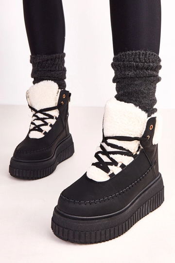 Schwarze warme Sportschuhe... 2