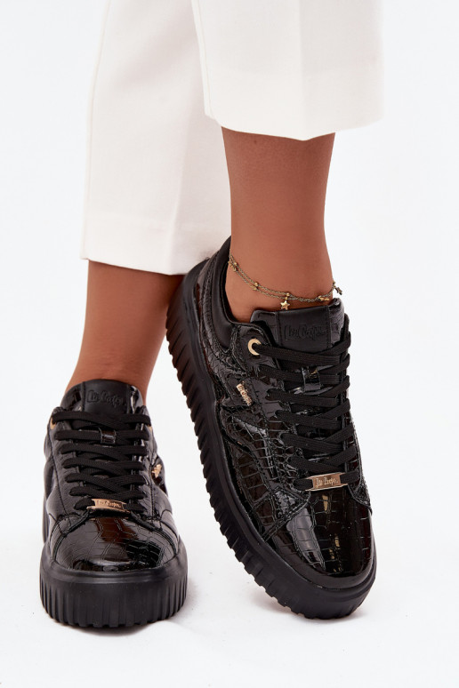 mit Lackeffekt Sneakers Stilvollllschuhe Feminin mit einer Plattform Lee Cooper LCJ-25-09-3870 schZuarze Farbe