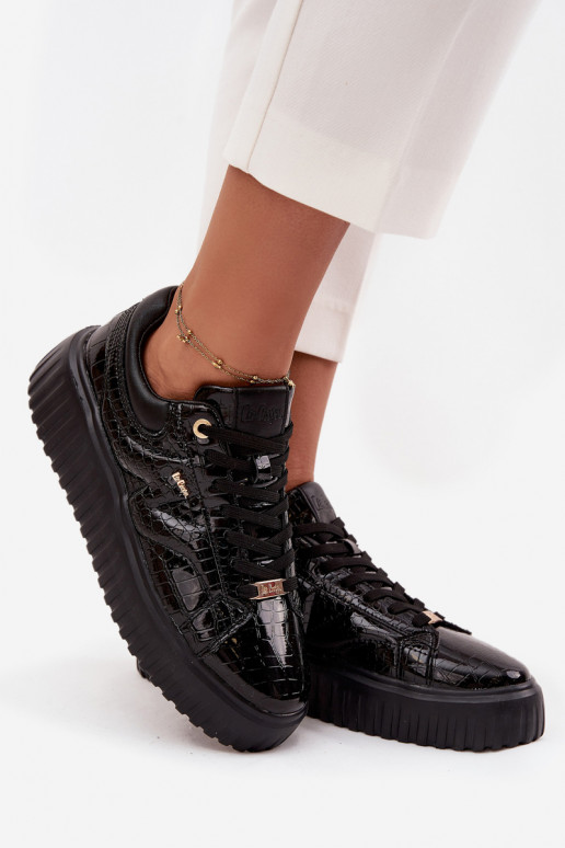 mit Lackeffekt Sneakers Stilvollllschuhe Feminin mit einer Plattform Lee Cooper LCJ-25-09-3870 schZuarze Farbe