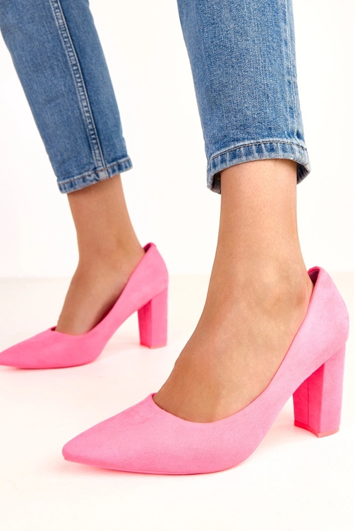 Rosa Kunstwildleder Pumps auf Absatz... Rosa Kunstwildleder Pumps auf Absatz...