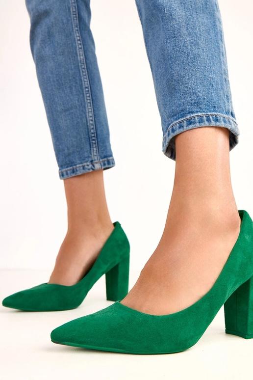 Grüne Sandalen aus Kunstwildleder mit... Grüne Sandalen aus Kunstwildleder mit...