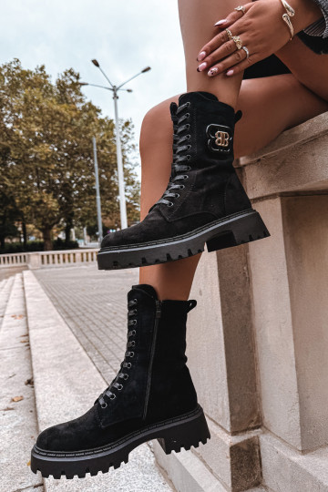 Wärmende Damen Ankle Boots mit dekorativen Elementen in Schwarz Kalindra