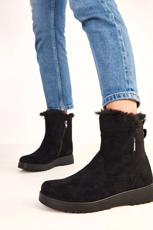 Schwarze warme Damenstiefel aus... Schwarze warme Damenstiefel aus...
