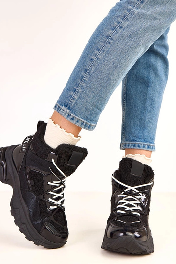 Schwarze Sportschuhe mit... 2