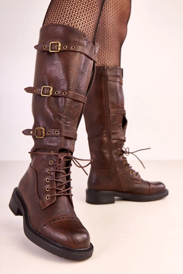 Braune kniehohe Stiefel im Vintage-Stil mit dekorativen Schnallen Oradea 2
