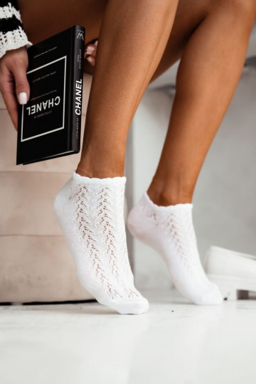 Socken Feminin Stopki mit durchbrochenen Elementen Zueiße Farbe
