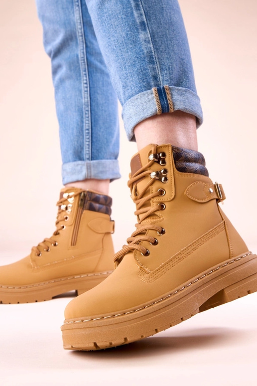 Braune warme Trapper aus mattem...