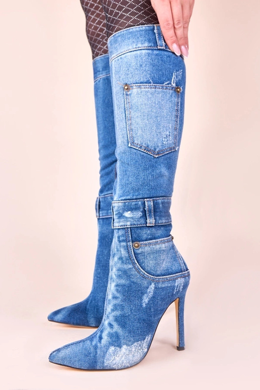 Jeansfarbene Stiefel auf...