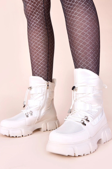 Weiße Schneestiefel mit...