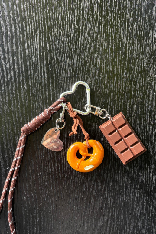 Breloczek Do Torebki Kluczy Czekolada Precel mit Herzen Jorine