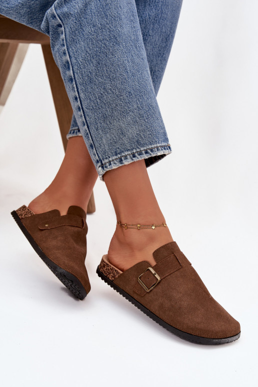 Hausschuhe Verstopfungen Feminin i mit einer Plattform mit Schnallen braune Farbe Selio