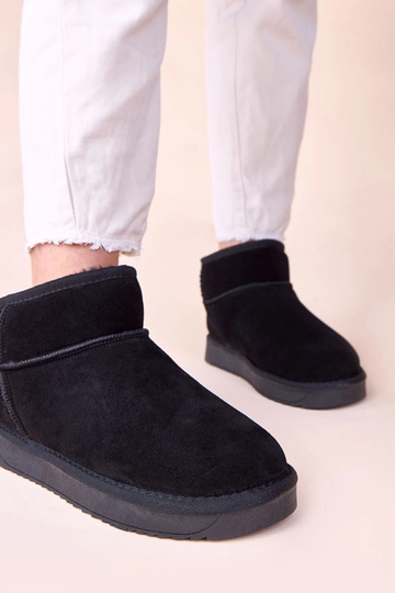 Schwarze Schneestiefel aus...