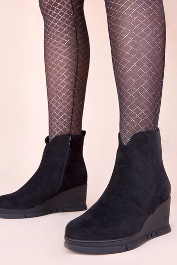 Schwarze Stiefeletten auf Plateau aus Kunstwildleder Adala