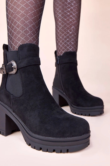 Schwarze Stiefeletten mit...