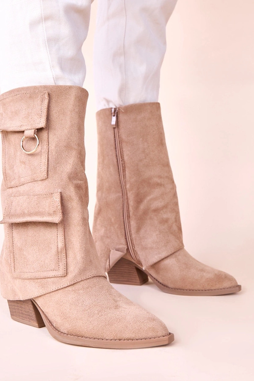 Sandfarbene Stiefeletten auf Absatz...