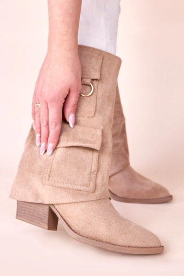 Sandfarbene Stiefeletten auf Absatz mit Taschen Nadiia 2