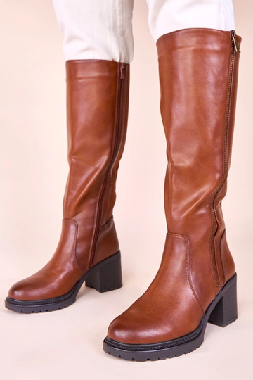 Braune Stiefel mit Blockabsatz und elastischem Einsatz Akia