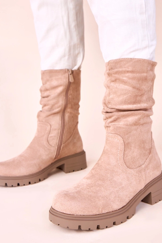 Beige Plateau-Stiefeletten mit Falten...