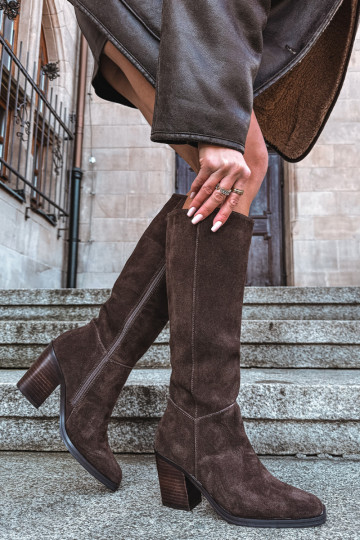 Damen lange Wildlederstiefel mit Absatz und Reißverschluss, schokoladenbraun, Lissara