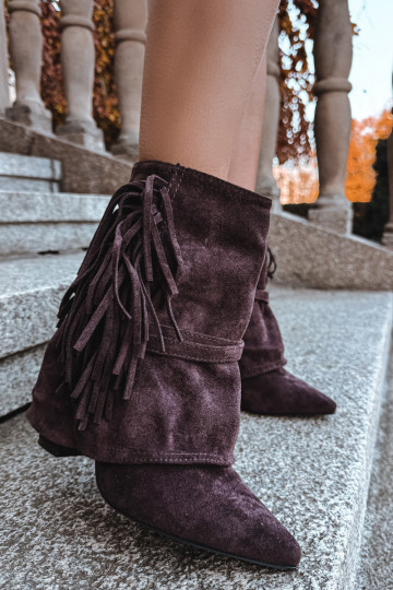 Schokoladenfarbene Damenstiefeletten mit Quasten und goldfarbenen Schnallen Evelisse