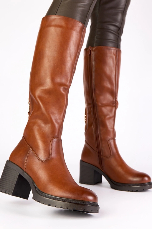 Braune Overknee-Stiefel im...