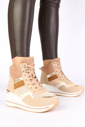 Sandfarbene warme...