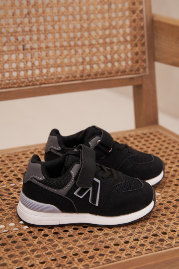 Schwarze Kinder Sportschuhe mit Klettverschluss Galisse
