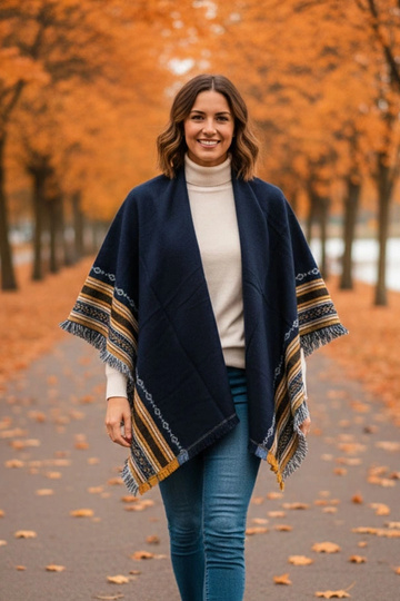 Dunkelblauer Schal mit...