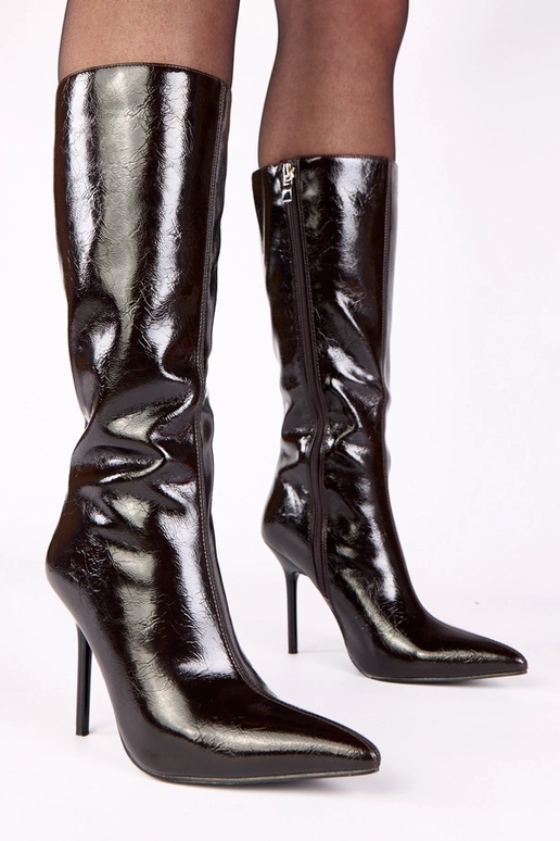 Braune lackierte Stiefeletten mit...