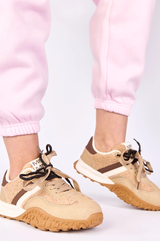 Sandfarbene Sneakers, warm gefüttert...