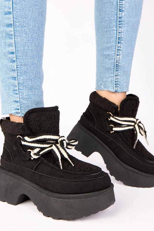 Schwarze Schneestiefel mit Pelz und...