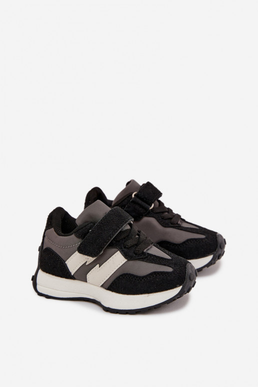 Schuhe Kinder-Sneaker mit Klebeverschlüssen schZuarze Farbe Miranda